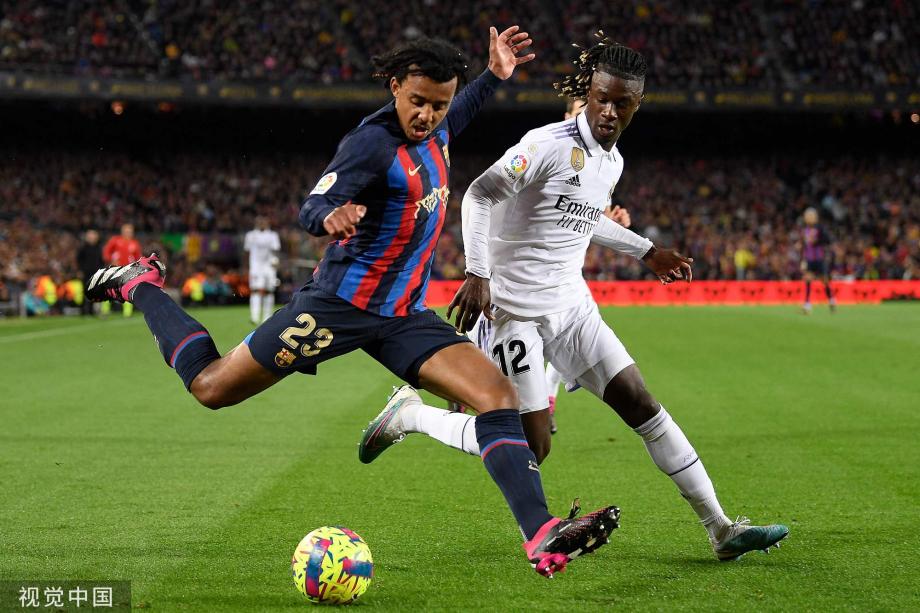 都在往后跑 都在往后跑